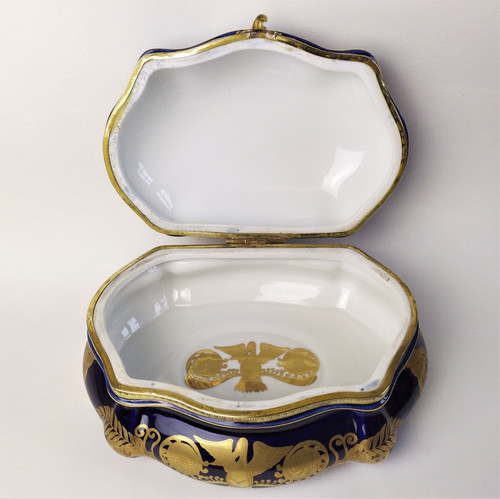 Grande Boîte En Porcelaine  Peinte