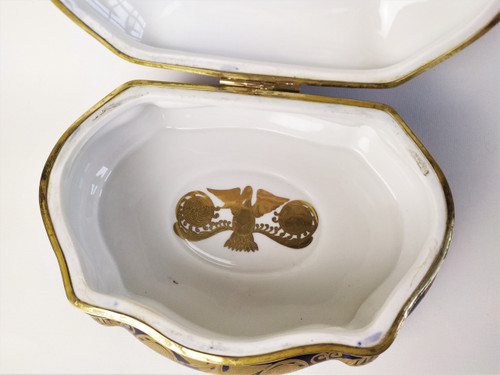 Grande Boîte En Porcelaine  Peinte