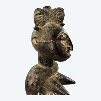 KÖNIGIN STATUETTE Attié Culture, Elfenbeinküste Erste Hälfte des 20. Jahrhunderts