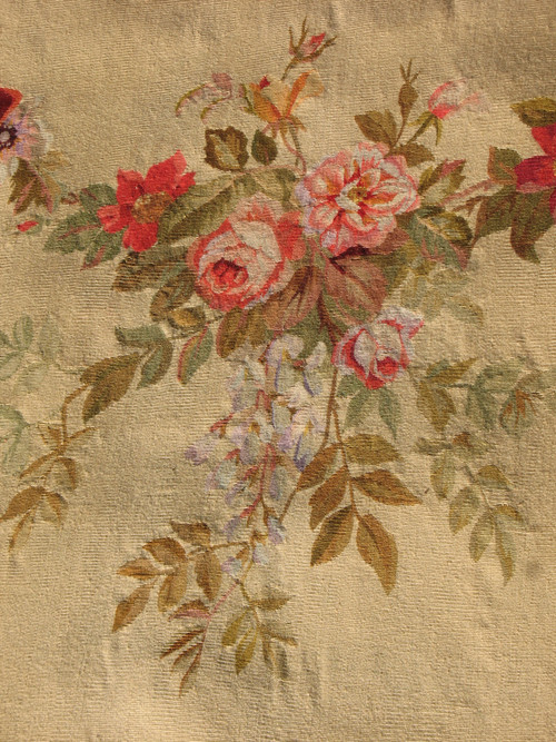 Grande arazzo Aubusson con decoro floreale policromo, XIX secolo