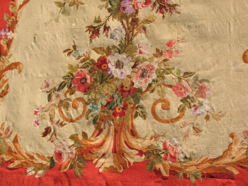 Grande arazzo Aubusson con decoro floreale policromo, XIX secolo