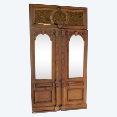 Large Old Decorative Double Door from the 19th Century Prestigious Woodwork