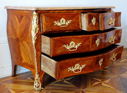 Jb Hedouin : Cassettone in palissandro d'epoca Luigi XV, 1750 circa - Timbrato