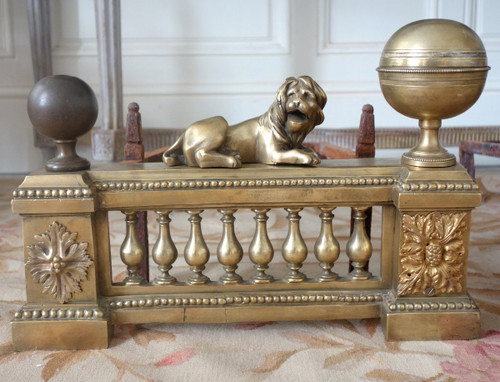 Paire De Grands Chenêts De Château En Bronze Ciselé d'époque Louis XVI - Modèle Aux Lions
