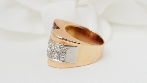 Bague Tank en or jaune, rubis et diamants