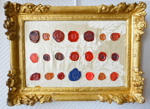 Collection De Cachets Armoiriés Anciens Présentés Dans 2 Cadres d'époque Louis XIV - héraldique
