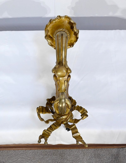 Important Flambeau en Bronze doré, Style Louis XVI, Époque Napoléon III – Milieu XIXe