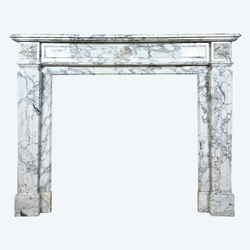 Cheminée en marbre blanc de style Louis XVI 