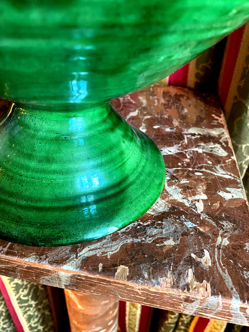 Generosa ciotola su piedistallo in terracotta Uzès smaltata verde grezzo della fine del XIX secolo