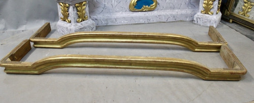 Coppia Di Mantovane In Legno Dorato, XIX Secolo