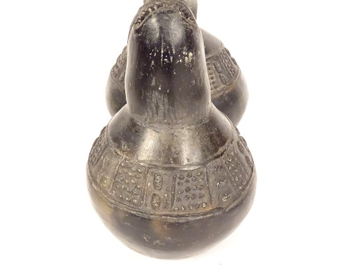Pre-Columbian zooomorphic double whistling vase Chimu Peru black terracotta