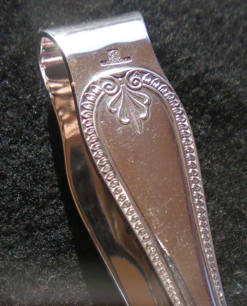 Pretty sugar tongs in silver metal model "Malmaison" Christofle goldsmith