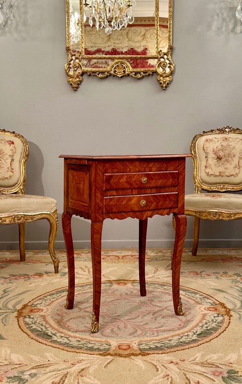Petite Table Chiffonniere En Marqueterie d'Epoque Louis XV Vers 1730
