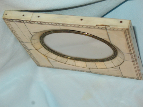 Piccola cornice per miniatura in intarsio del periodo Napoleone III del XIX secolo