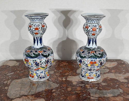 Paire de Vases en Faïence Polychrome de Delft – XIXe