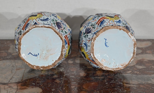 Paire de Vases en Faïence Polychrome de Delft – XIXe