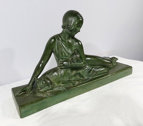 Sculpture «  La Demoiselle et le Chevreau », par A. Godard, Art Déco  – Début XXe