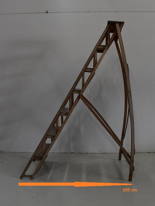 Escabeau de Métier Pliable en Hêtre – 1940