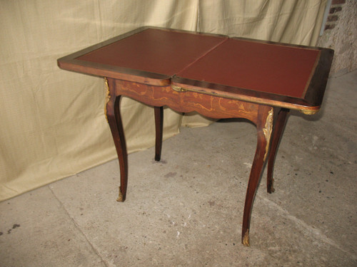 Tavolo da gioco in bronzo dorato e intarsio in stile Luigi XV della fine del XIX secolo