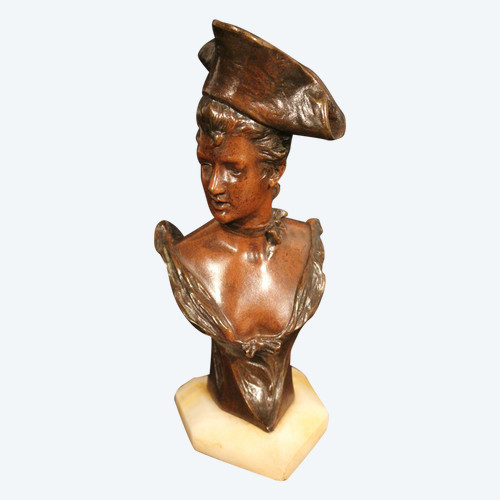  Busto di donna con cappello