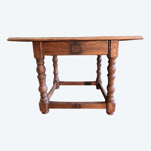 Table à manger en châtaignier 1800