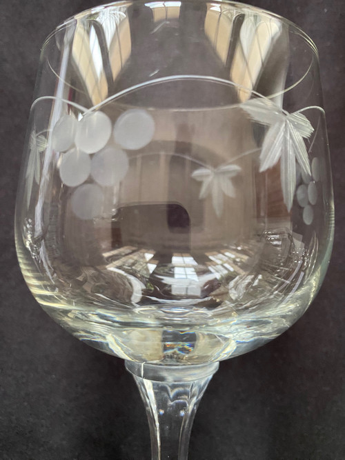 6 wine glasses