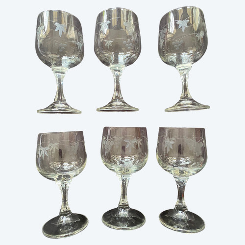 6 wine glasses