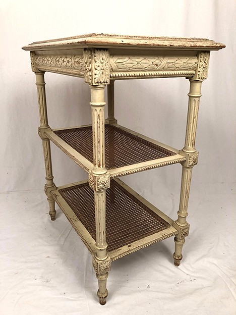 Desserte de style Louis XVI, bois laqué crème, circa 1900