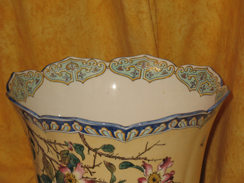 Large Gien earthenware cache pot with Japanese decoration of bird and flowers 19th century period