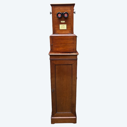 Taxiphote Stereoscopic Viewer With Mahogany Column
