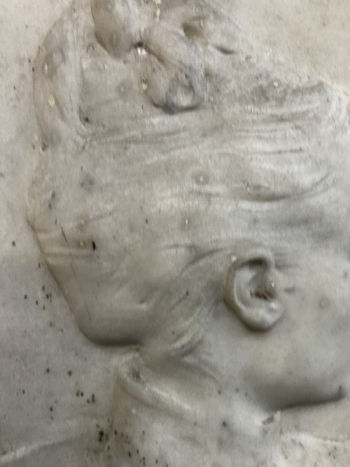 Profilo di donna a basso rilievo in marmo di Carrara Fine Ottocento