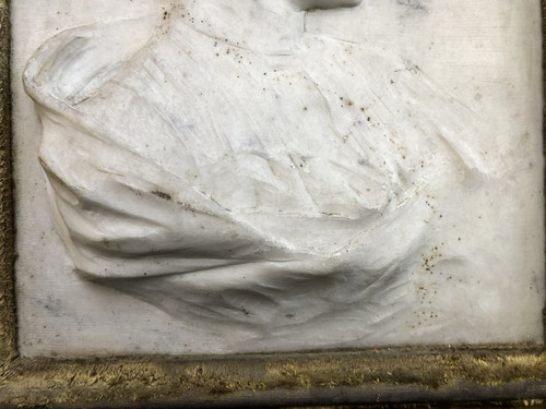 Profilo di donna a basso rilievo in marmo di Carrara Fine Ottocento