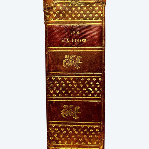Un fort volume in 16 " Les six codes " du Royaume (Charles X )  troisième Edition à Paris chez Chassaignon 1828