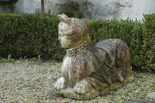 -Coppia di sfingi in marmo di Carrara, inizio XVIII secolo.