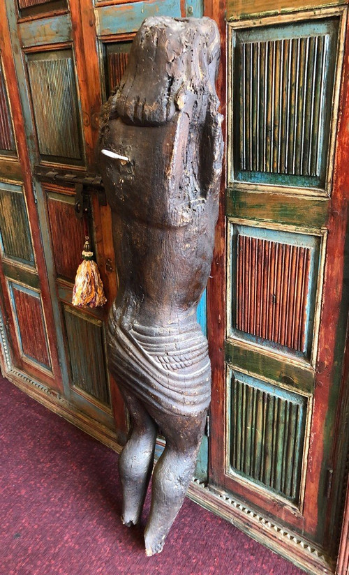 Grande Cristo ligneo Inizi del XVI secolo Altezza 130 cm