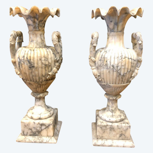 Grande Paire De Vases En Albâtre Italie Fin XIXème H : 72 Cm