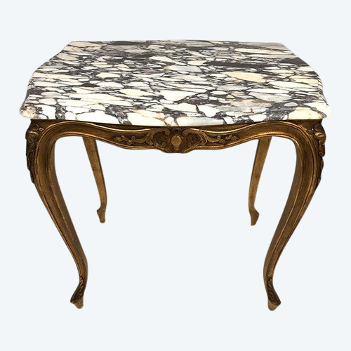 Petite table de style Louis XV en bois doré et plateau de marbre