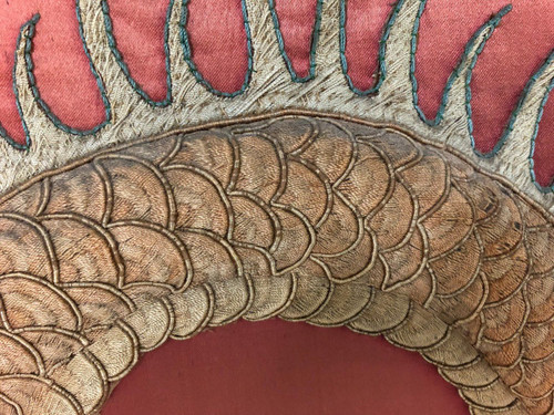 Large Chinese Embroidery Late 19th Century - Dragon A La Perle -d: 135 X 135 Cm