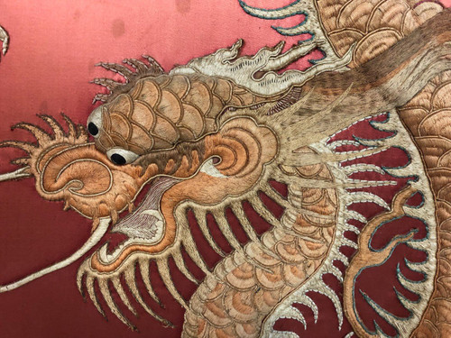 Large Chinese Embroidery Late 19th Century - Dragon A La Perle -d: 135 X 135 Cm