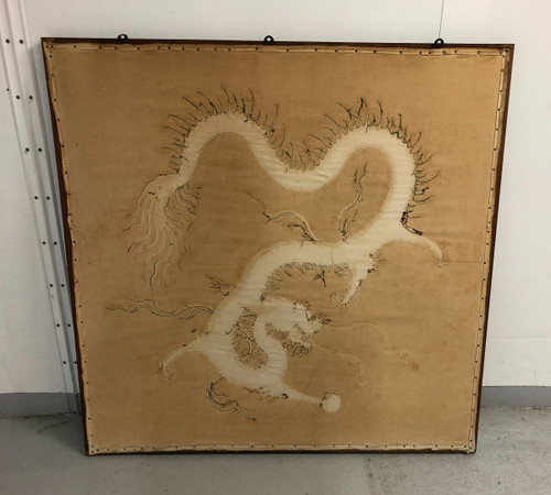 Large Chinese Embroidery Late 19th Century - Dragon A La Perle -d: 135 X 135 Cm