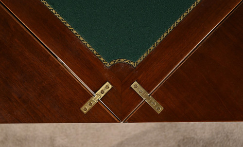 Tavolo da gioco Mouchoir in mogano, stile Luigi XVI, periodo Napoleone III - Metà del XIX secolo