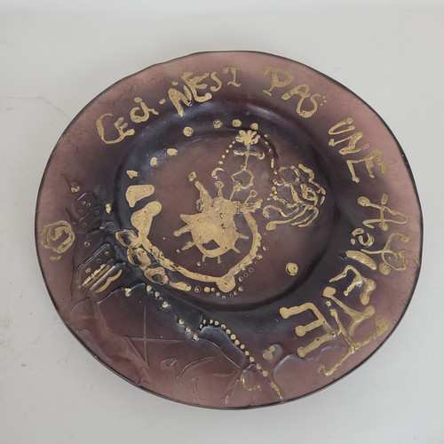 Ceci N'est Pas Une Assiette, Teller signiert von Dali Et Daum, 20. Jahrhundert