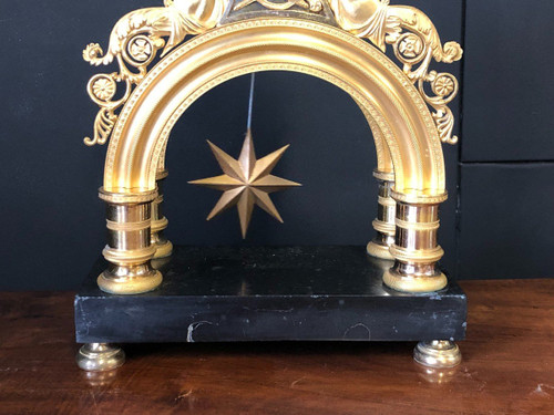 Directoire Skelettuhr aus vergoldeter Bronze – Empire