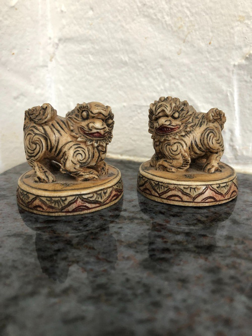 coppia di sculture cinesi in avorio "cani FO" - Okimono