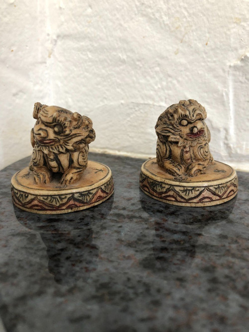 coppia di sculture cinesi in avorio "cani FO" - Okimono