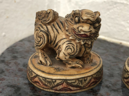 coppia di sculture cinesi in avorio "cani FO" - Okimono