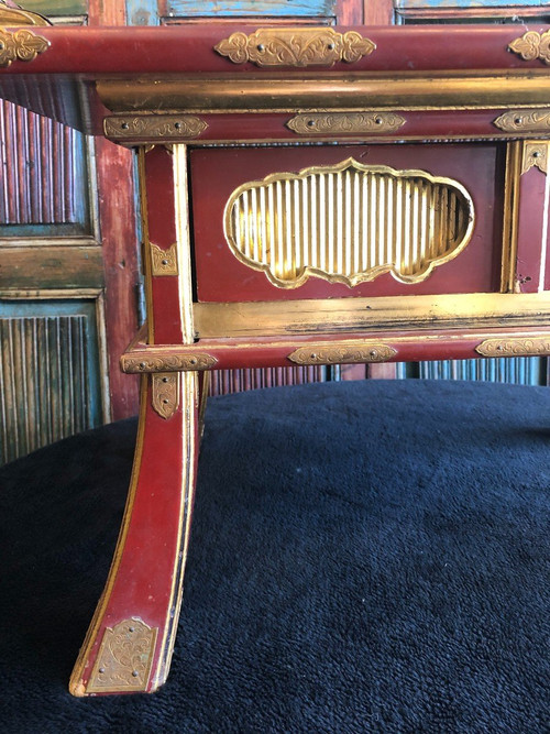 Ancienne Table d'Autel - Japon - Laque Réhaussée d'éléments En Métal Ciselé Et Doré époque Edo