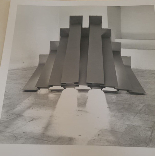 A Pirri, Installazione "Cure", Doghe in acciaio su basi in cemento, XX Secolo