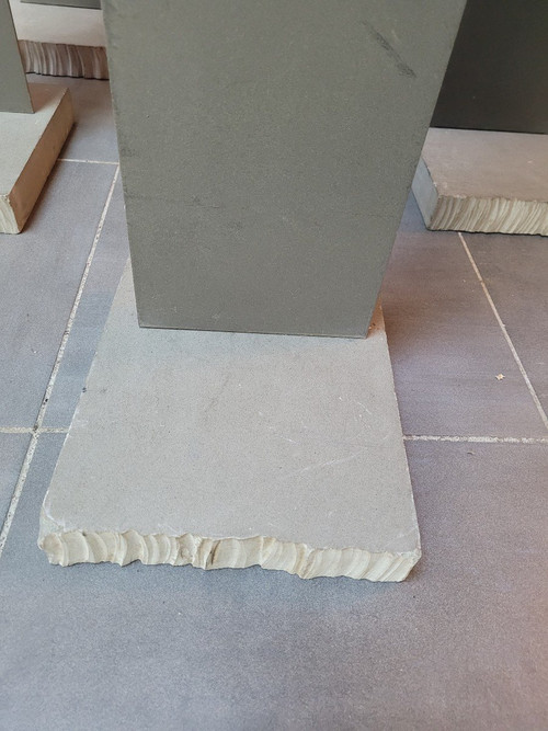 A Pirri, Installazione "Cure", Doghe in acciaio su basi in cemento, XX Secolo