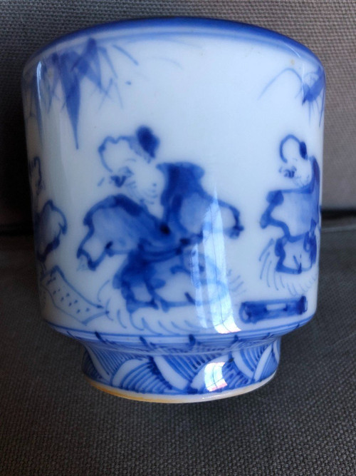 Pinseltopf – Kalligraphie – Blaues und weißes vietnamesisches Porzellan, 19. Jahrhundert